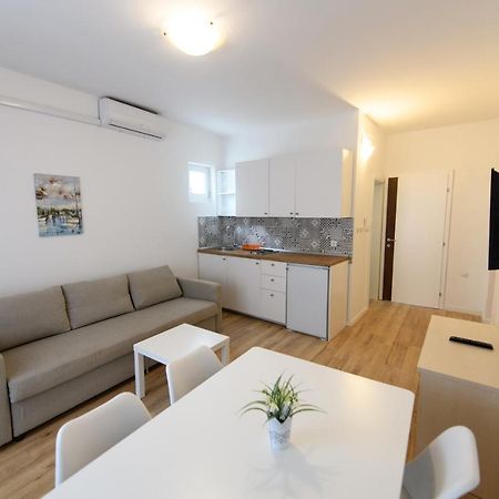 Cozy Beach Apartments Макарска Экстерьер фото