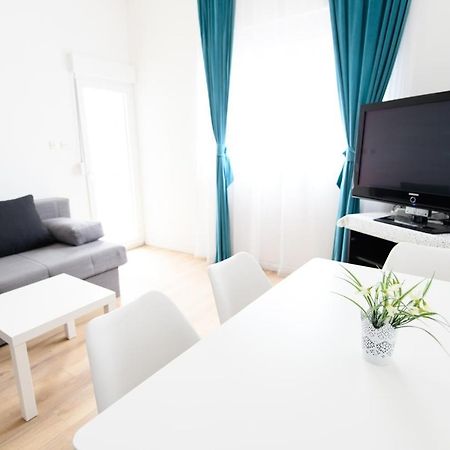 Cozy Beach Apartments Макарска Экстерьер фото