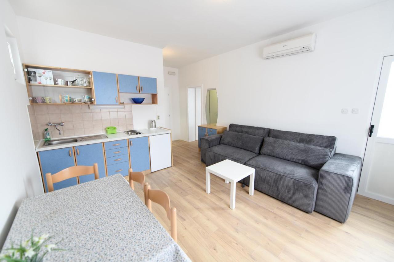 Cozy Beach Apartments Макарска Экстерьер фото
