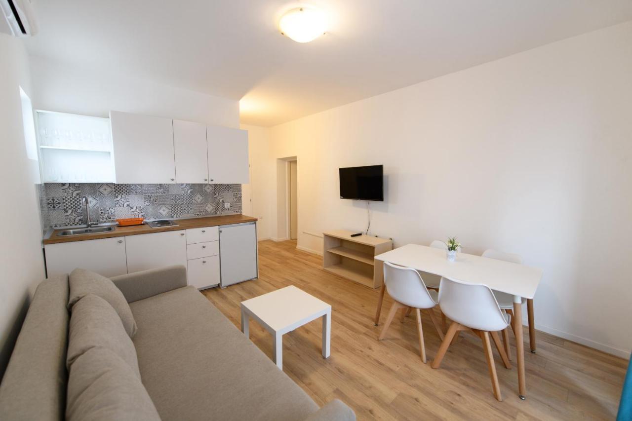 Cozy Beach Apartments Макарска Экстерьер фото